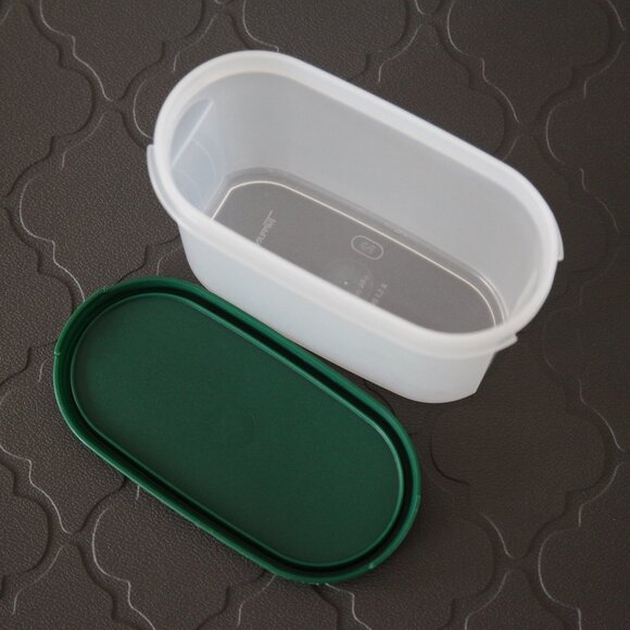 4 3/4 cups Tupperware Container - Picture 9 of 10
